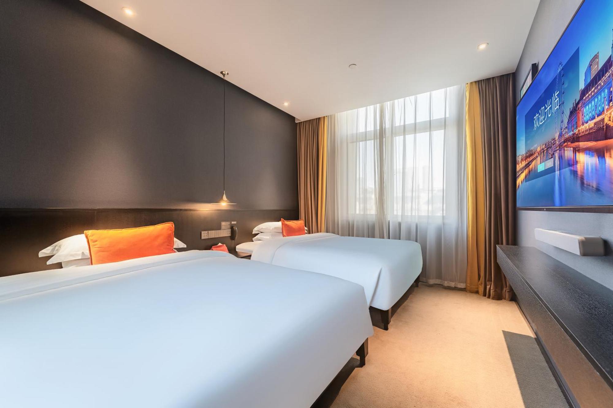 Hesu Designer Hotel & Suites -Near Xi'An Drum Tower And Yongning Gate -Free Laundry Luggage Storage -Kitty Cafe With Freshly Ground Coffee -24H Front Desk -English Service Bagian luar foto