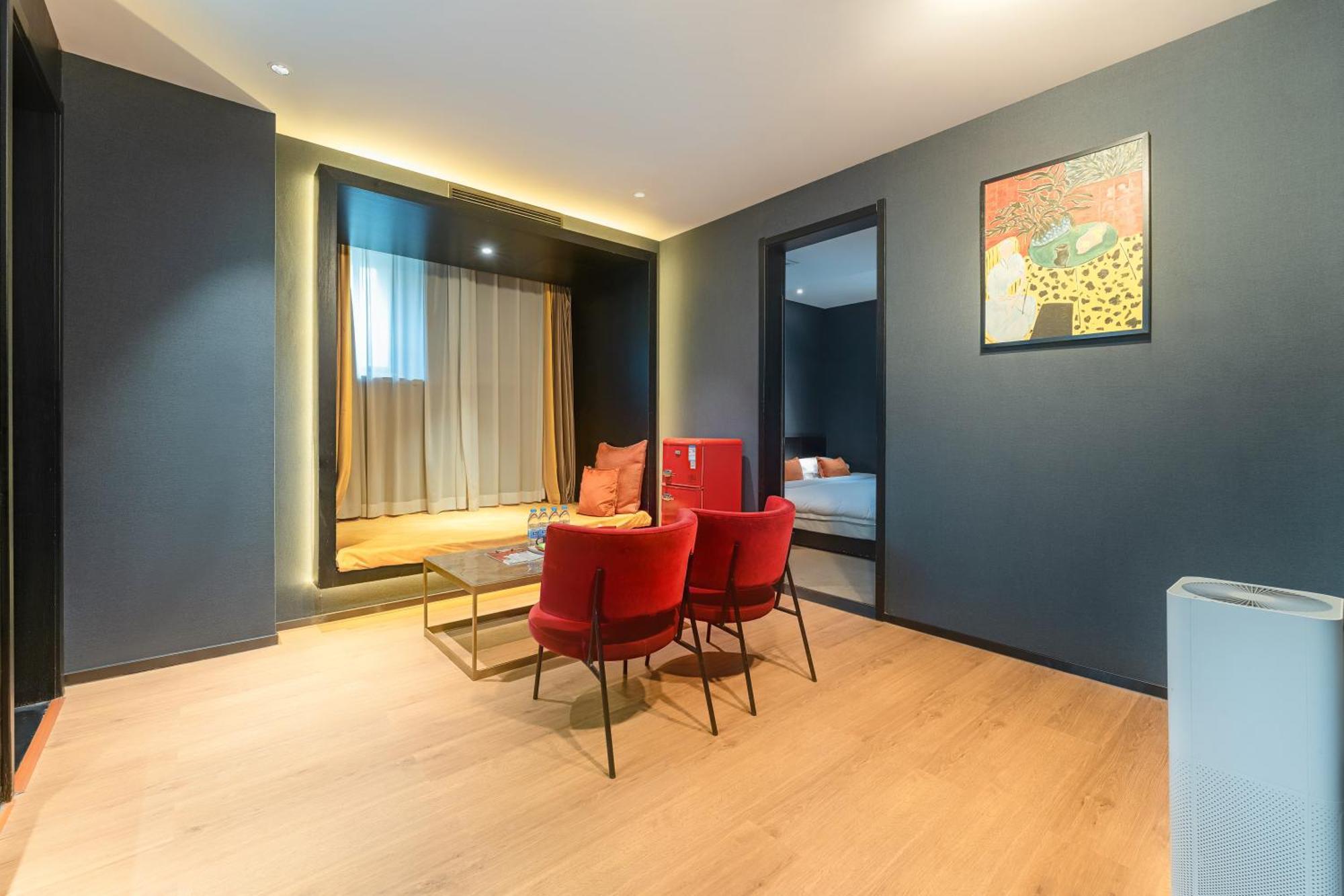 Hesu Designer Hotel & Suites -Near Xi'An Drum Tower And Yongning Gate -Free Laundry Luggage Storage -Kitty Cafe With Freshly Ground Coffee -24H Front Desk -English Service Bagian luar foto
