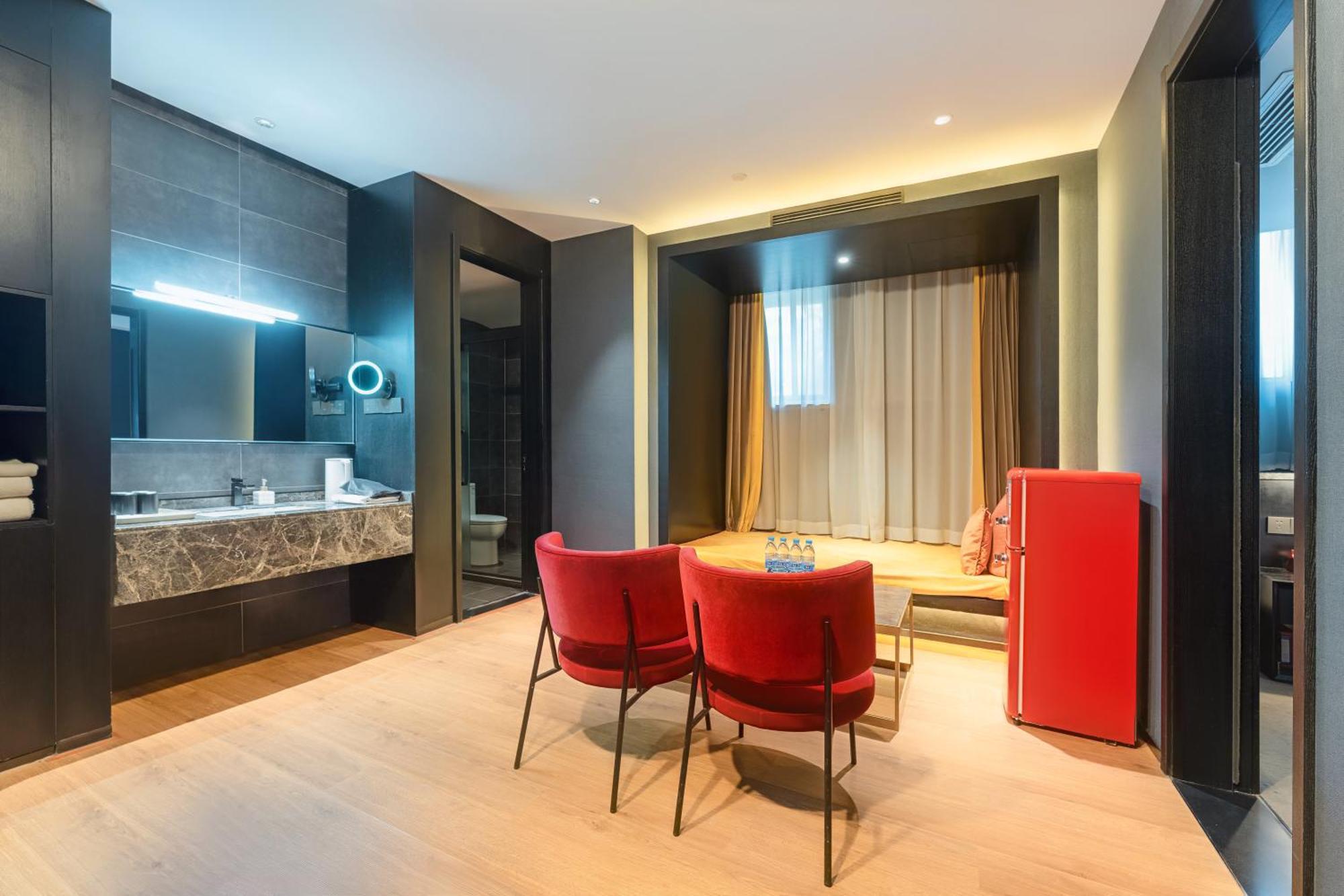 Hesu Designer Hotel & Suites -Near Xi'An Drum Tower And Yongning Gate -Free Laundry Luggage Storage -Kitty Cafe With Freshly Ground Coffee -24H Front Desk -English Service Bagian luar foto